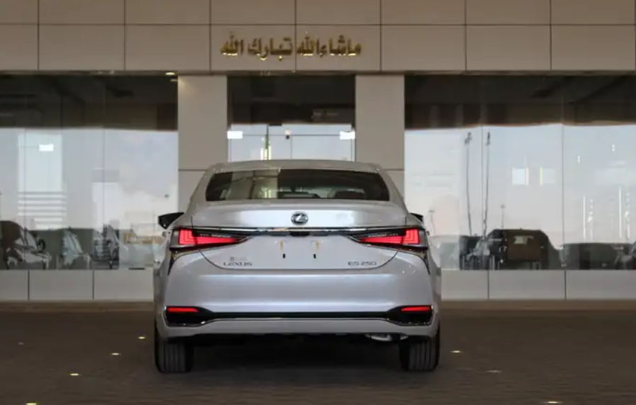 لكزس-ES250 AA-خليجي-2025-جناح-تشغيل عن بعد-ازياق جانبيه