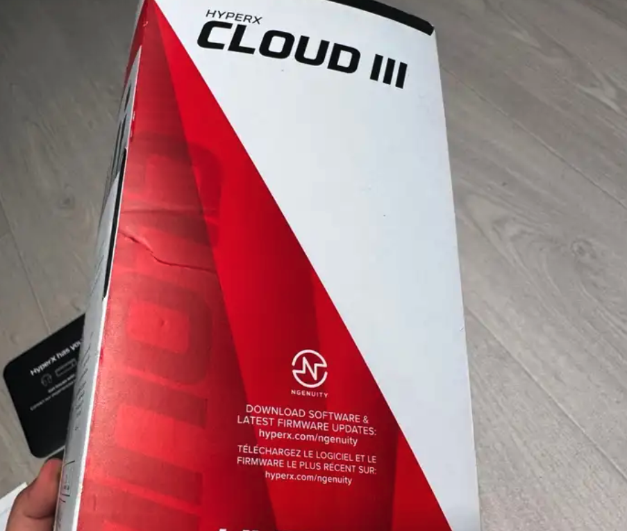 للبيع سماعة هايبر إكس كلاود 3 جديدة (HyperX Cloud III)