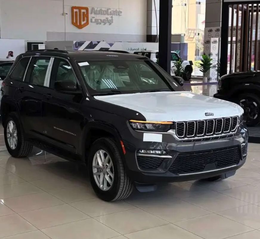 جيب جراند شيروكي لاريدو 2025 لدي شركه اتوجيت للسيارات