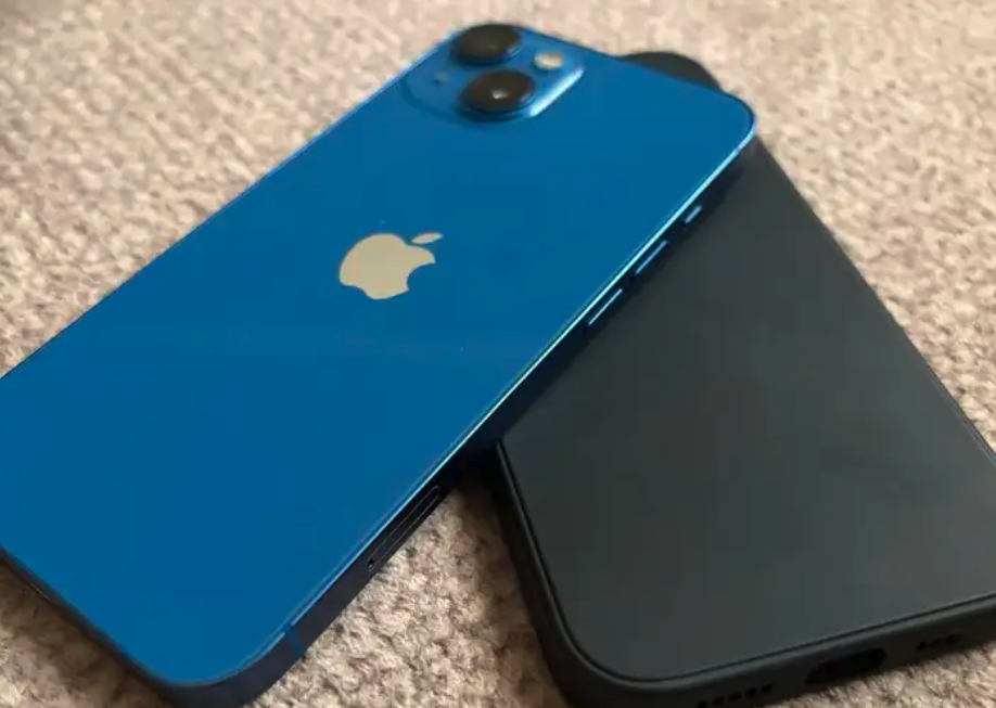 للبيع ايفون 13 لون ارزق 256GB