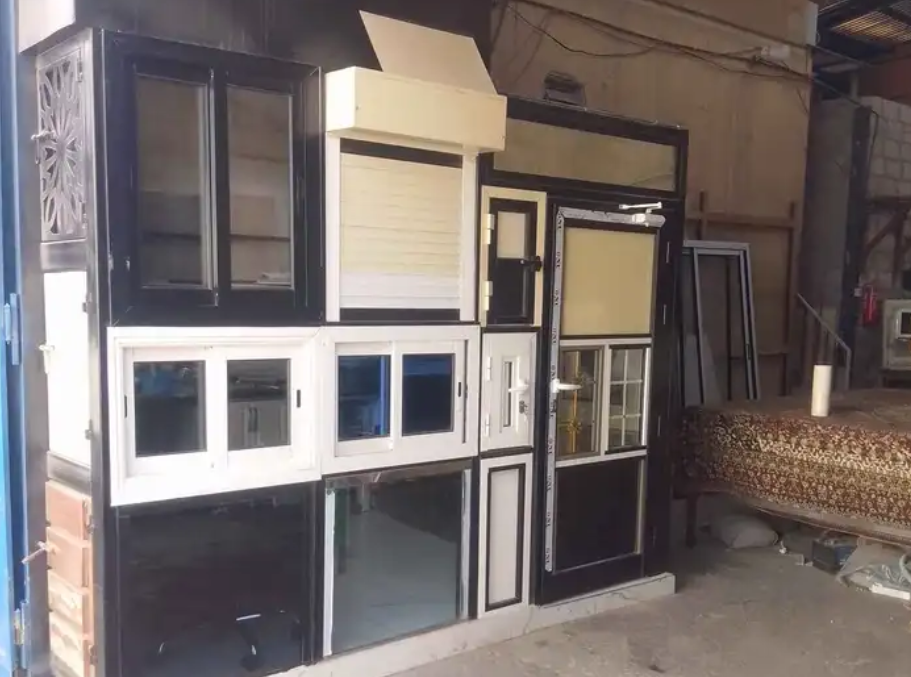 فني المنيوم مطابخ ابواب شبابيك صيانه وتفاصيل