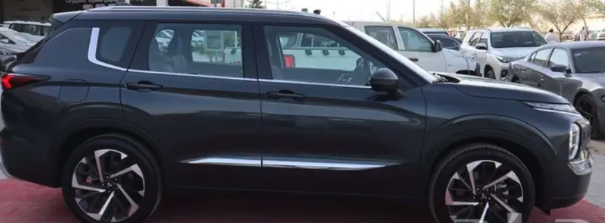 ميتسوبيشي اوتلاندر ستاندر7 و 5 راكب و بريميوم فل2025فرع جدة