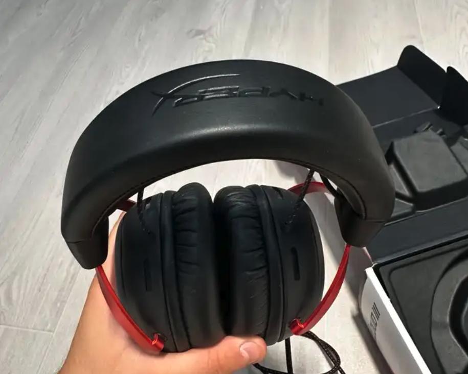 للبيع سماعة هايبر إكس كلاود 3 جديدة (HyperX Cloud III)