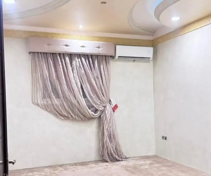 للإيجار دور ارضي مدخل خاص حي المروه