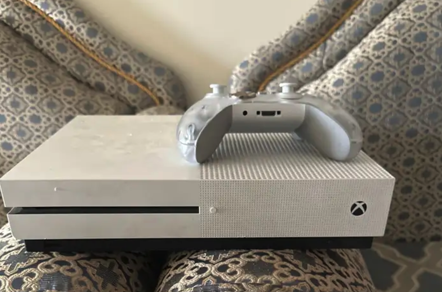 XBOX ONE S مستعمل