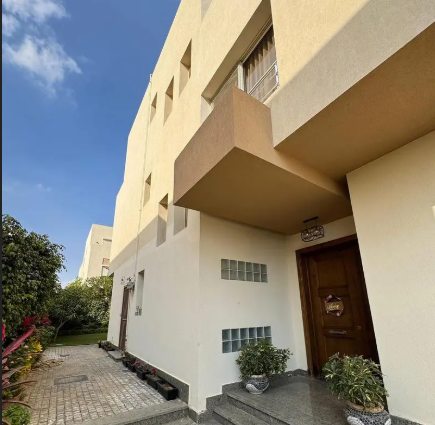 قصر بانورامي متشطب 1009 متر 3 ادوار مع حمام سباحة خاص بجوار Mountain View و Nyoum من Grand Heights