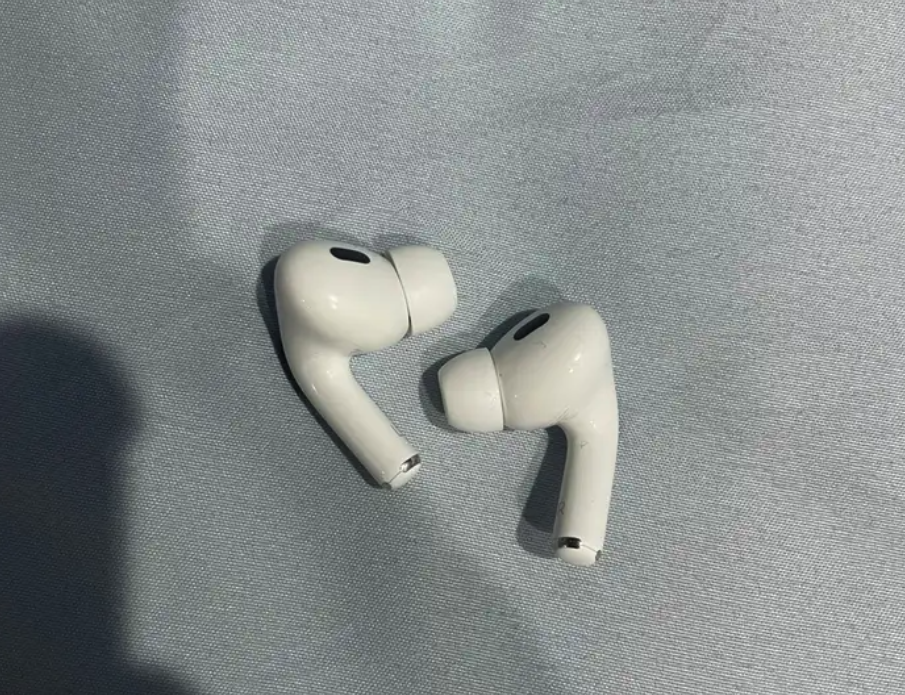 سماعة ابل AirPods Pro 2