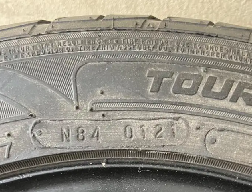 جنوط مقاس 15 بكفراتها للبيع