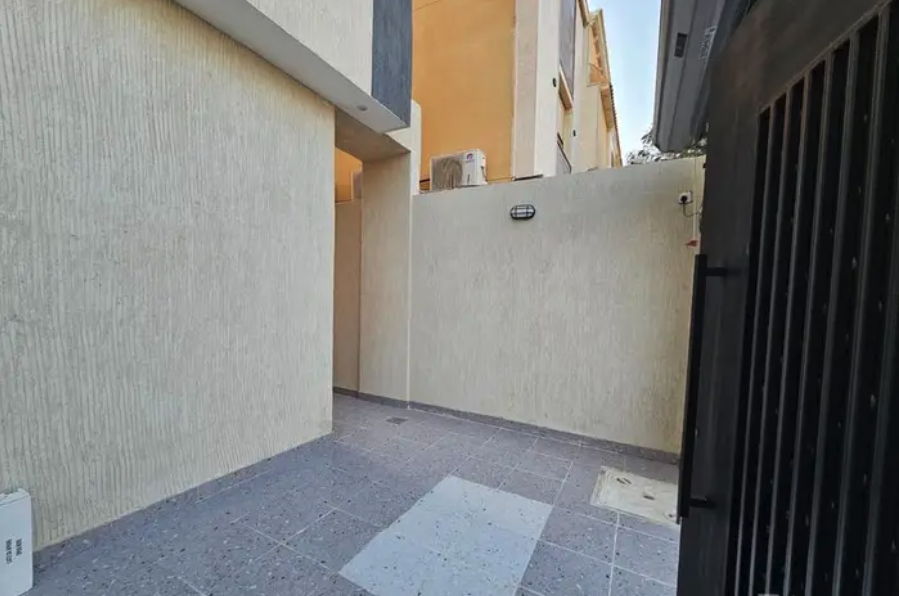 للبيع فيلا في ابحر الشمالية - الموقع حي الياقوت