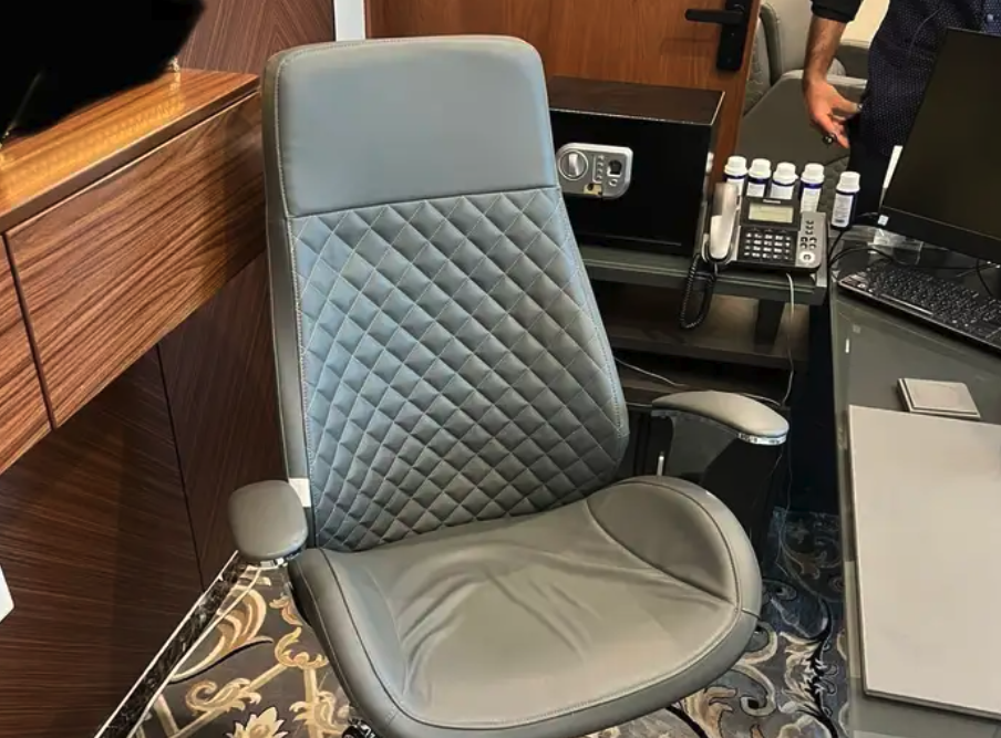 مكتب للبيع نظيف