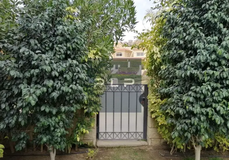 فيلا مستقلة ريسيل برووف جاهزة للسكن والمعاينة بكمبوند ستون بارك التجمع بجوار كمبوند قطامية هايتس وتوكيلات مرسيدس