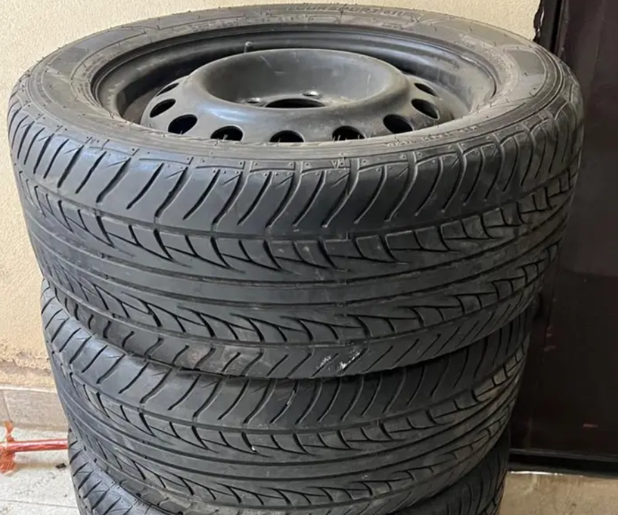 جنوط مقاس 15 بكفراتها للبيع