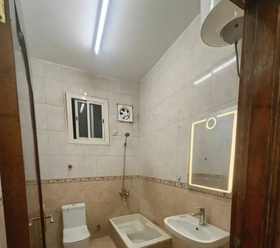 شقة عوائل 5 غرف للإيجار