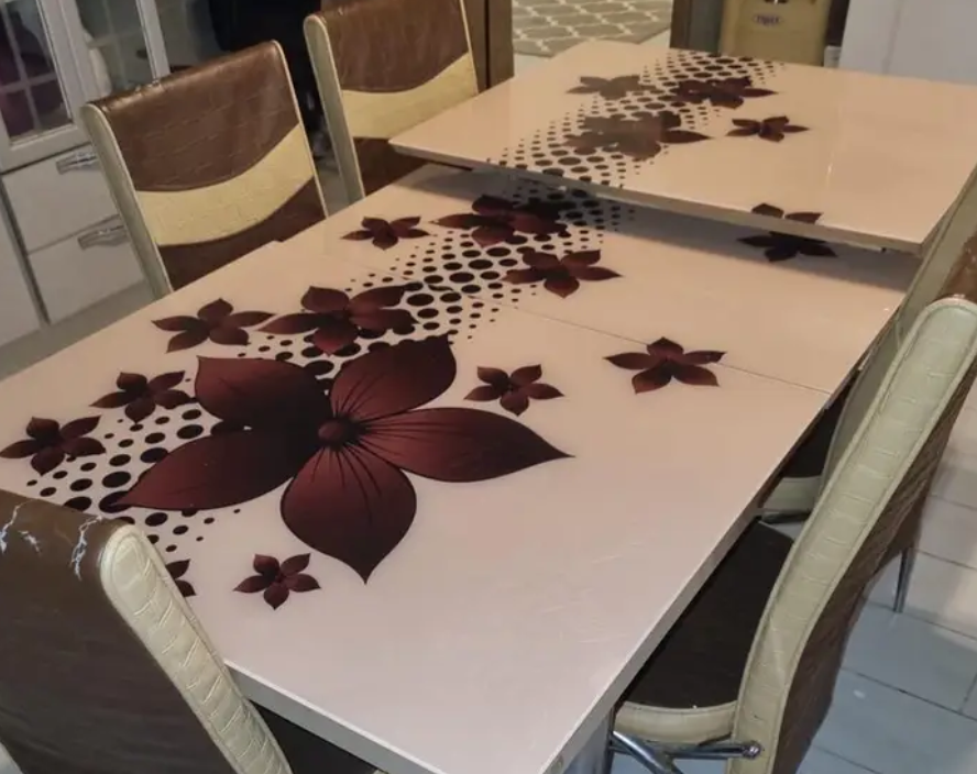 طاوله طعام