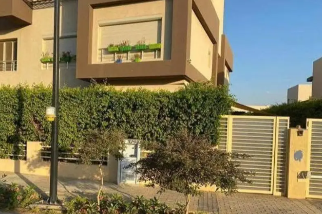 قصر بانورامي متشطب 1009 متر 3 ادوار مع حمام سباحة خاص بجوار Mountain View و Nyoum من Grand Heights