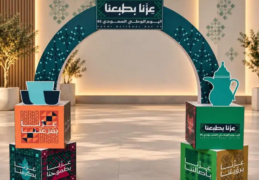 خطاط و رسام و مجسمات فنية و أعمال جامعية