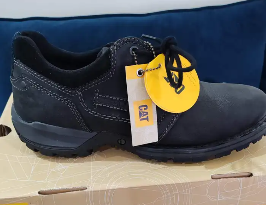 جزمة سلامة 200 ريال ( CAT ( safety shoes