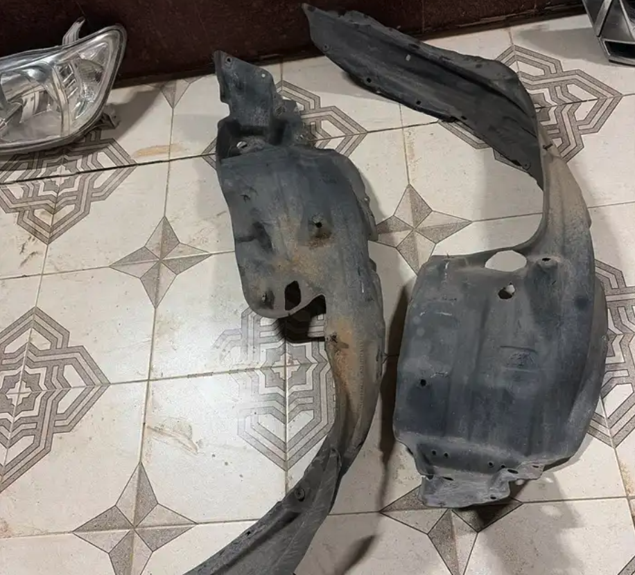 للبيع قطع غيار هايلوكس