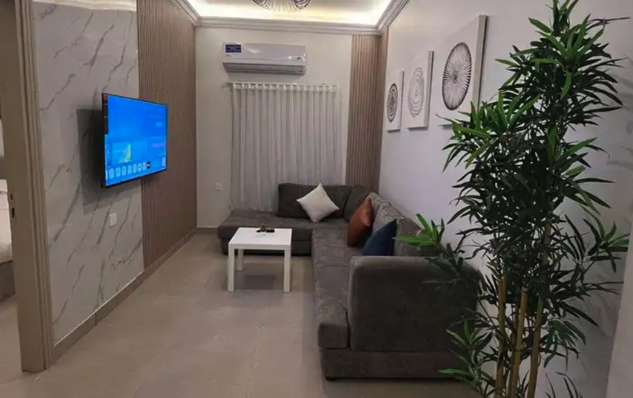 غرفة وصالة مؤثثة وجاهزة للايجار الشهري