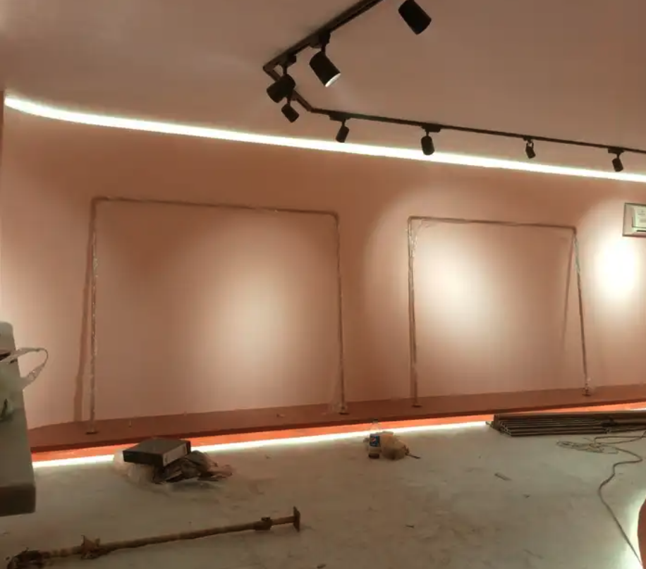 ديكورات ومقاولات تصاميم ناعمه وجميلة عوازل صوتيه ديكورات