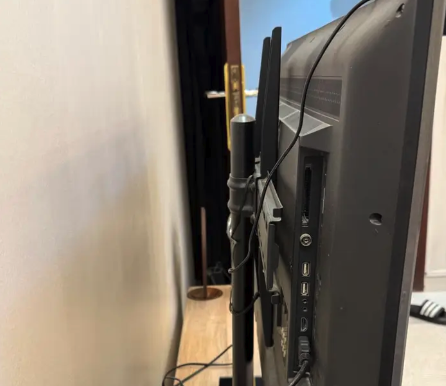 تلفزيون هايسنس 50 بوصه كنبه صفراء