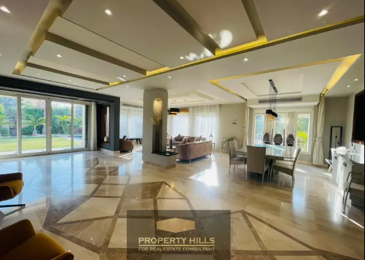 استلم قريب فيلا كبيرة بفيو الجولف تشطيب بالم هيلز بجانب the crown و golf views