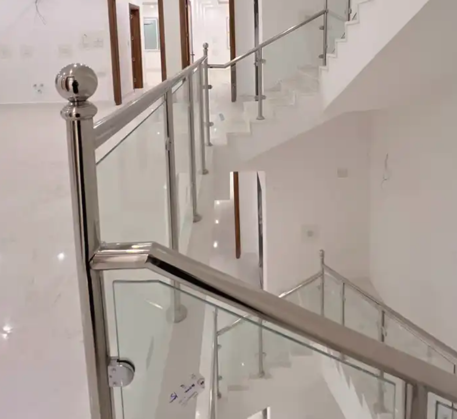 للبيع فله سكنيه - مساحة الارض 300 متر ( بناء شخصي )