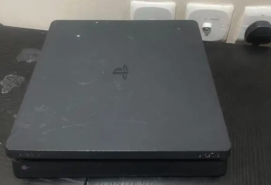 سوني 4 للبيع