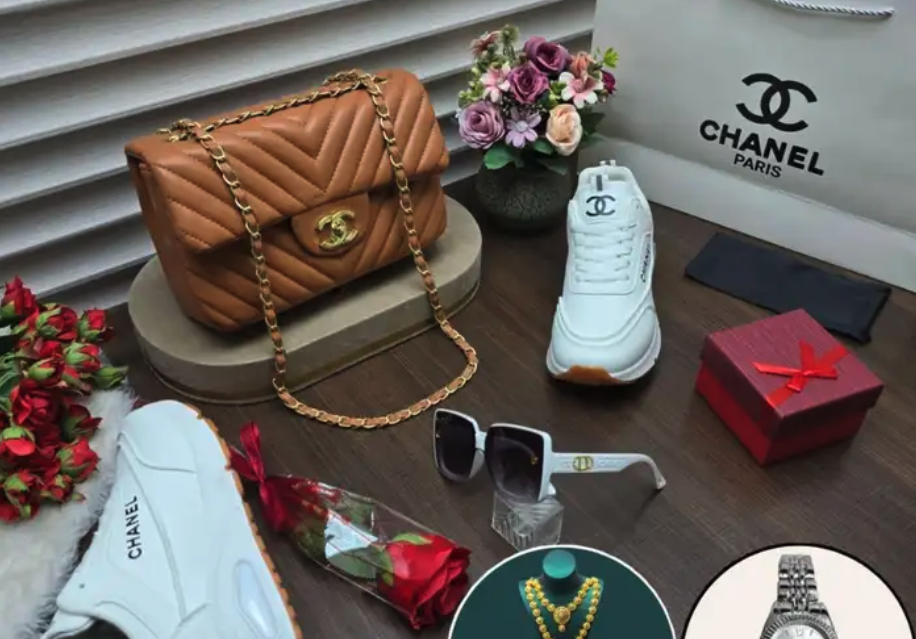 طقم هدايا نسائي شانيل شامل التوصيل والشحن