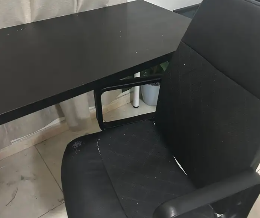 كرسي ايكيا المكتبي