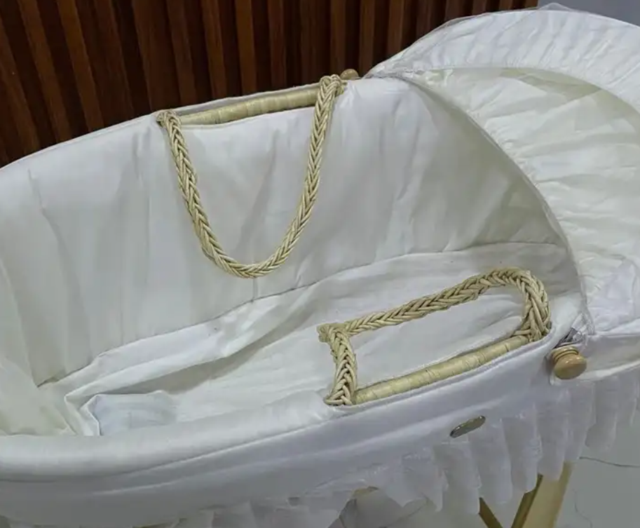 سرير مواليد