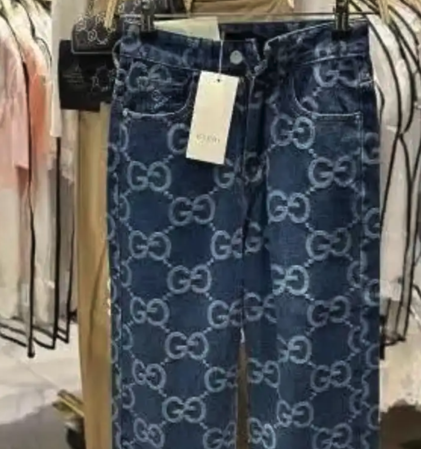 بنطلون قوتشي للبيع جديد لم يستخدم مقاس سمول و ميديم