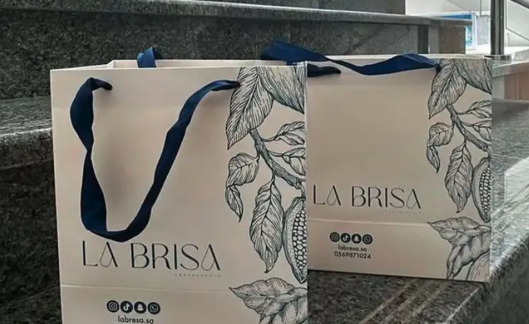 مطبوعات طباعة كروت فواتير بوكسات لوحات بنرات استكر