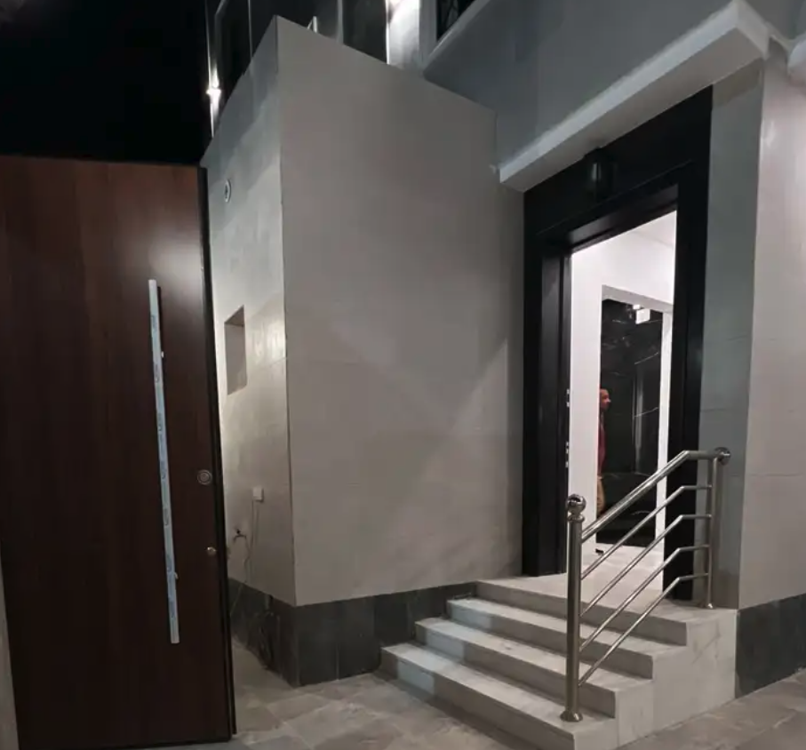 للبيع فله سكنيه - مساحة الارض 300 متر ( بناء شخصي )