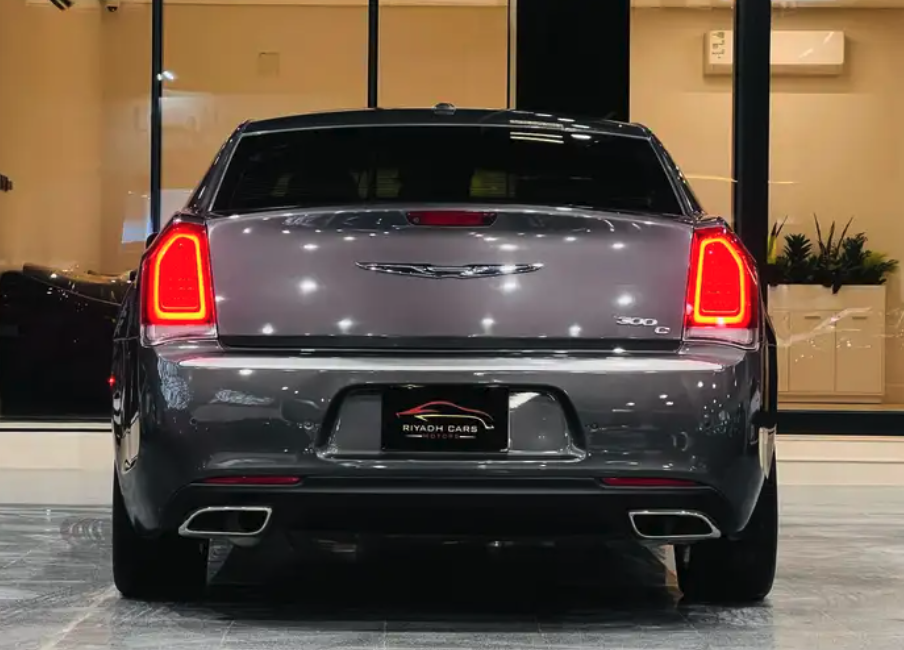 كرايزلر 2019 اكزكتيف فل (عرض خاص)