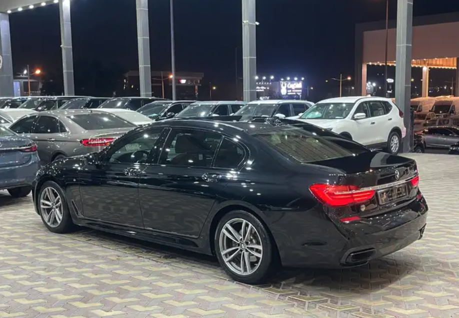 بي ام دابليو الفئه السابعة موديل 2019 فل كمل كت ام