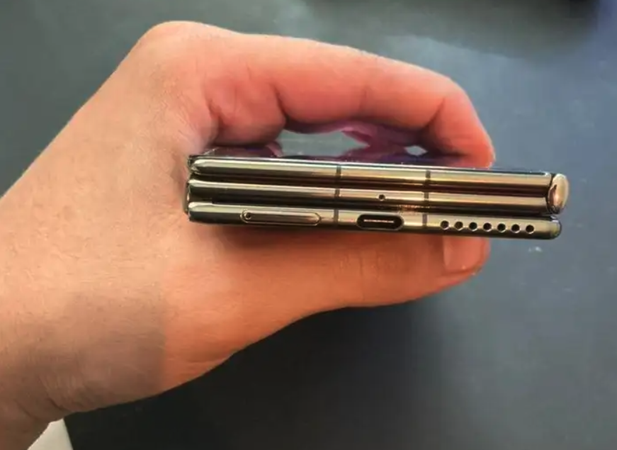 هواوي اكس تي ثلاثي الطي للبيع