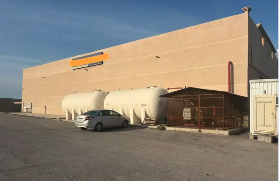 مجمع مستودعات مؤجر بالكامل للبيع بحي النهضة الدمام