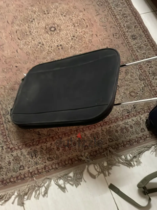 شنط سفر صغيرة ومدرسية