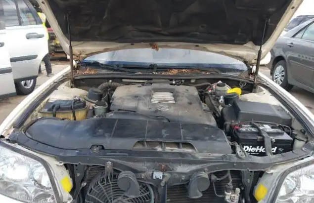 مزاد قادم لكزس LS400 موديل 2000