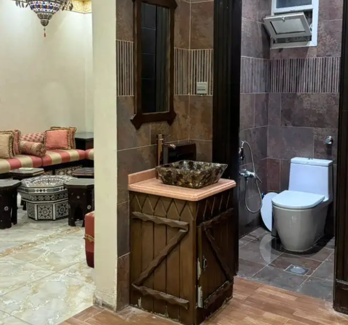 للإيجار دور ارضي مدخل خاص حي المروه