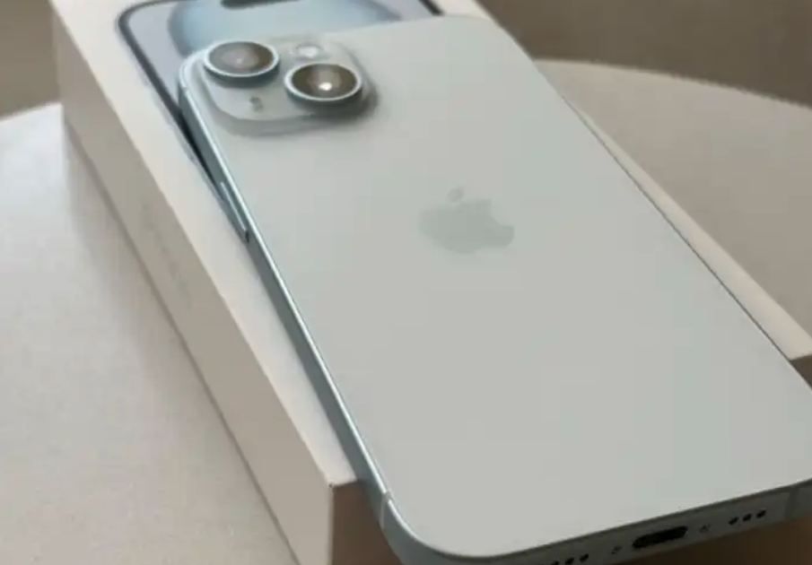 ايفون 15 العادي 256