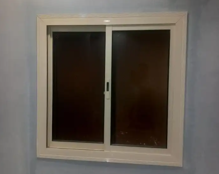 معلم زجاج سكوريت