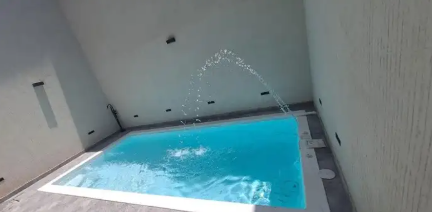 مسابح فايبر جلاس
