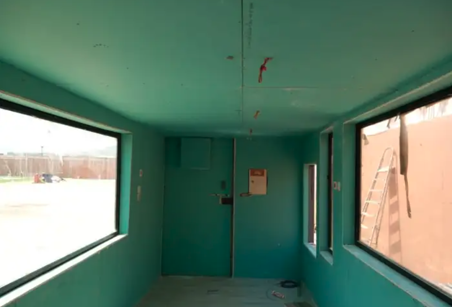 ديكورات ومقاولات تصاميم ناعمه وجميلة عوازل صوتيه ديكورات