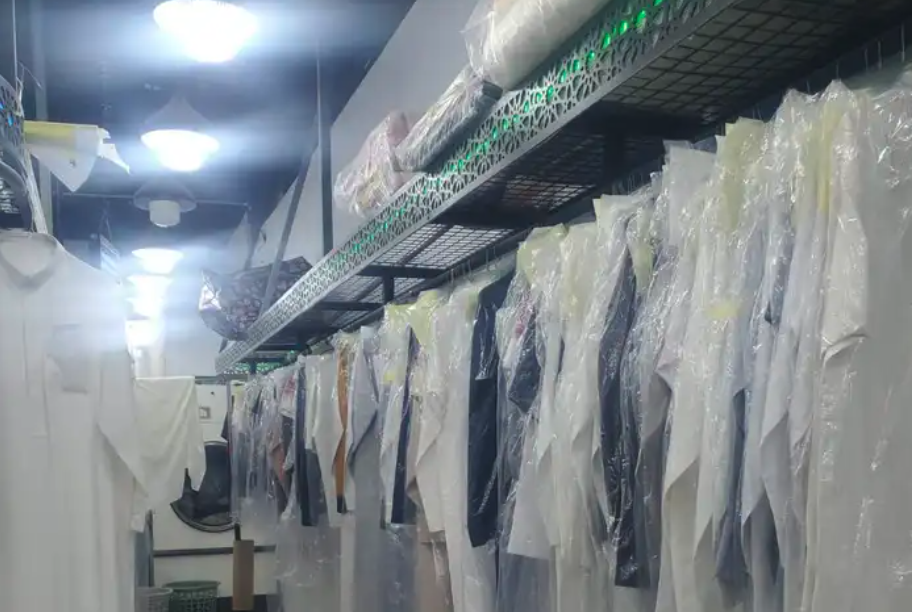 ابي سعودي يفتح مغسله