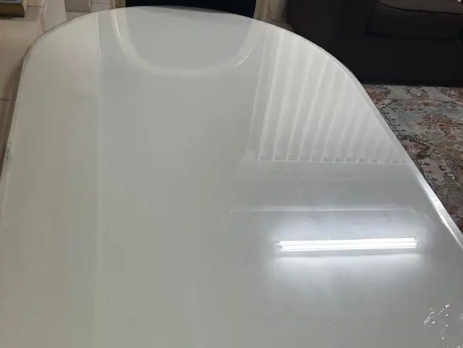 طاوله طعام كلاسيكي لون ابيض خشب زان