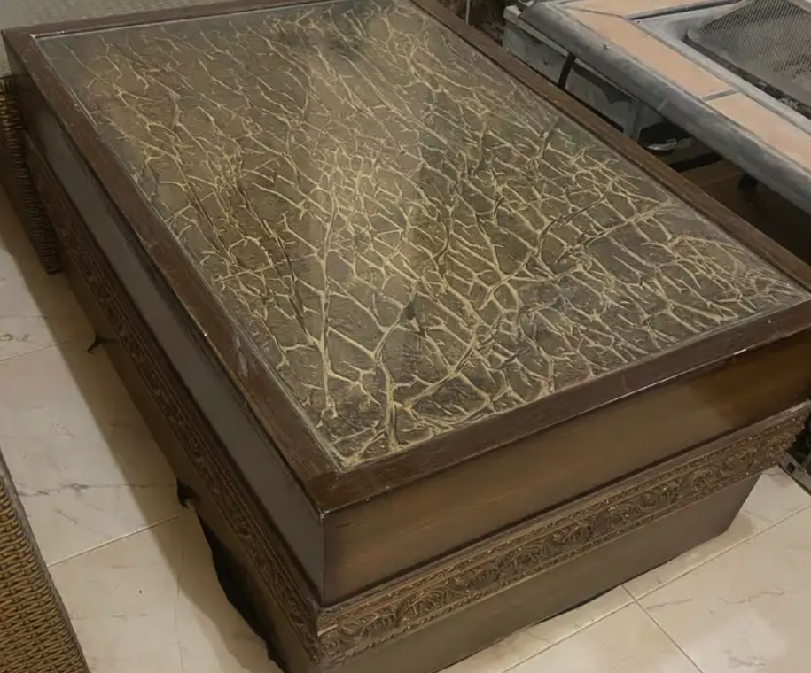 للبيع طاولات مجلس