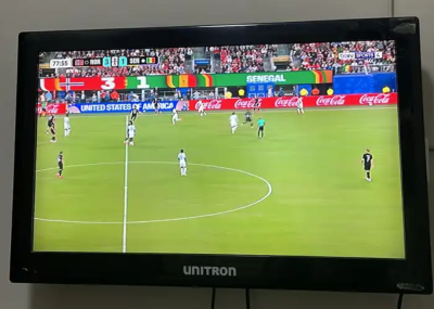 شاشة تيلفزيون