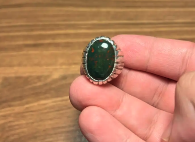 خاتم حجر دم مميز